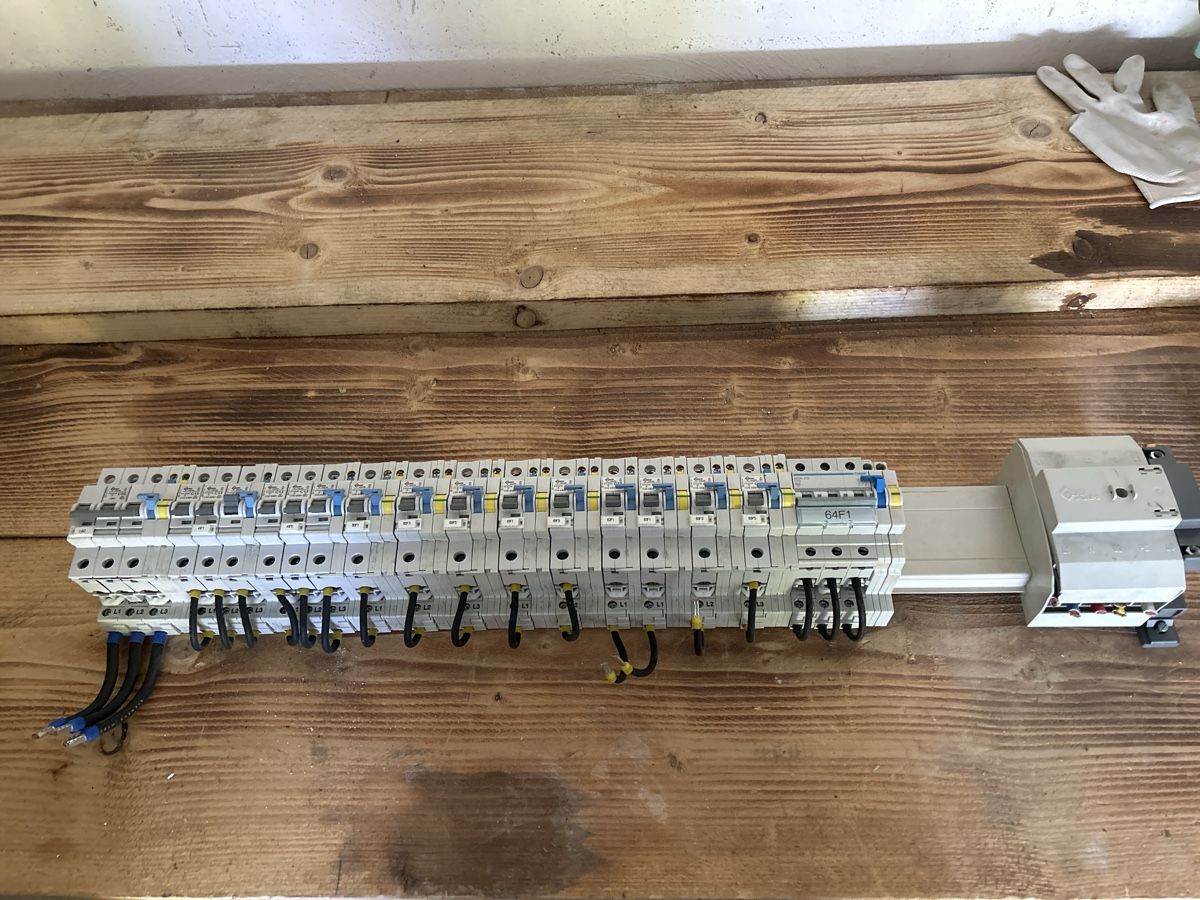 Hager Alimentazione elettrica: Disjoncteur Hager – Usato da zürich venduto da pauloreal