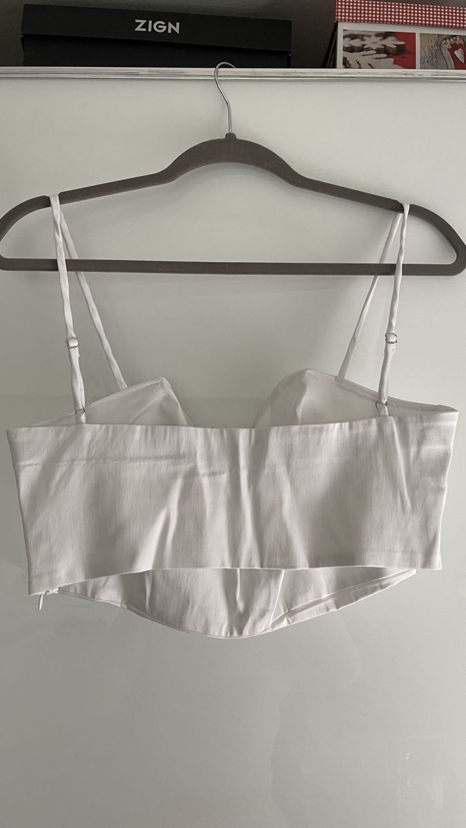 Zara Top: Zara Crop Top Weiss – Nuovo (secondo la descrizione) da Lausen venduto da sim_hgp6 1
