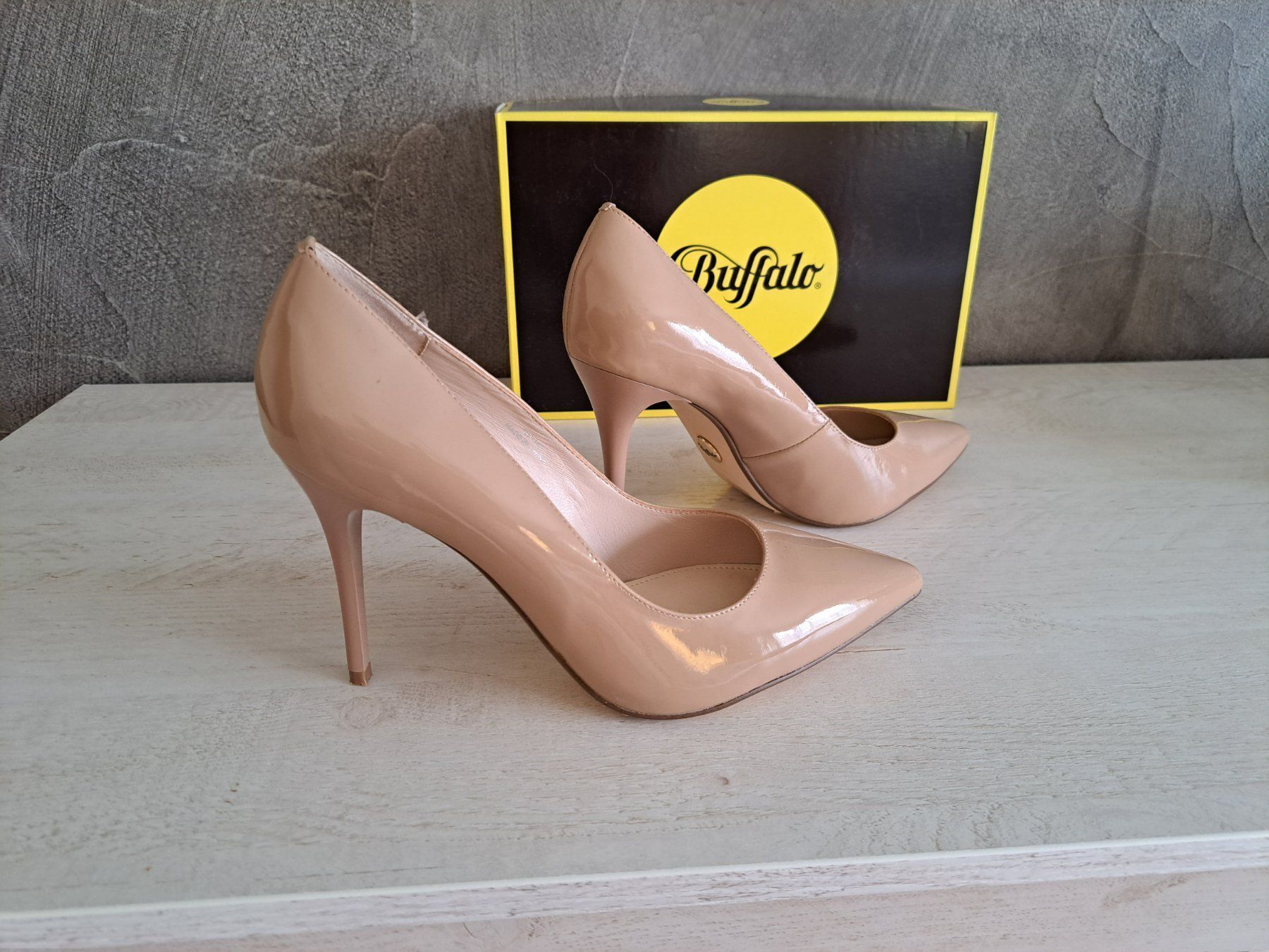 Scarpe da donna: Bufffalo Escarpins Nude , 41, neufs – Nuovo e nell'imballaggio originale da Reconvilier venduto da something4you 1