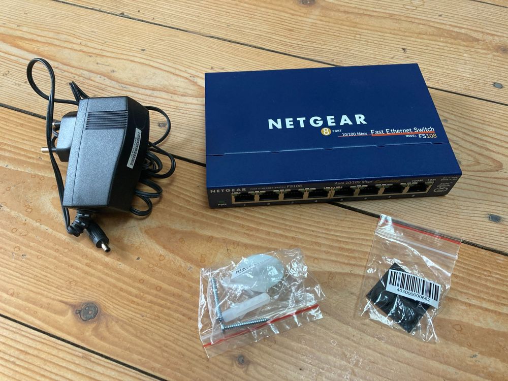 Netgear FS108 8-Port Switch Fast Ethernet Switch (Gebraucht) in ...