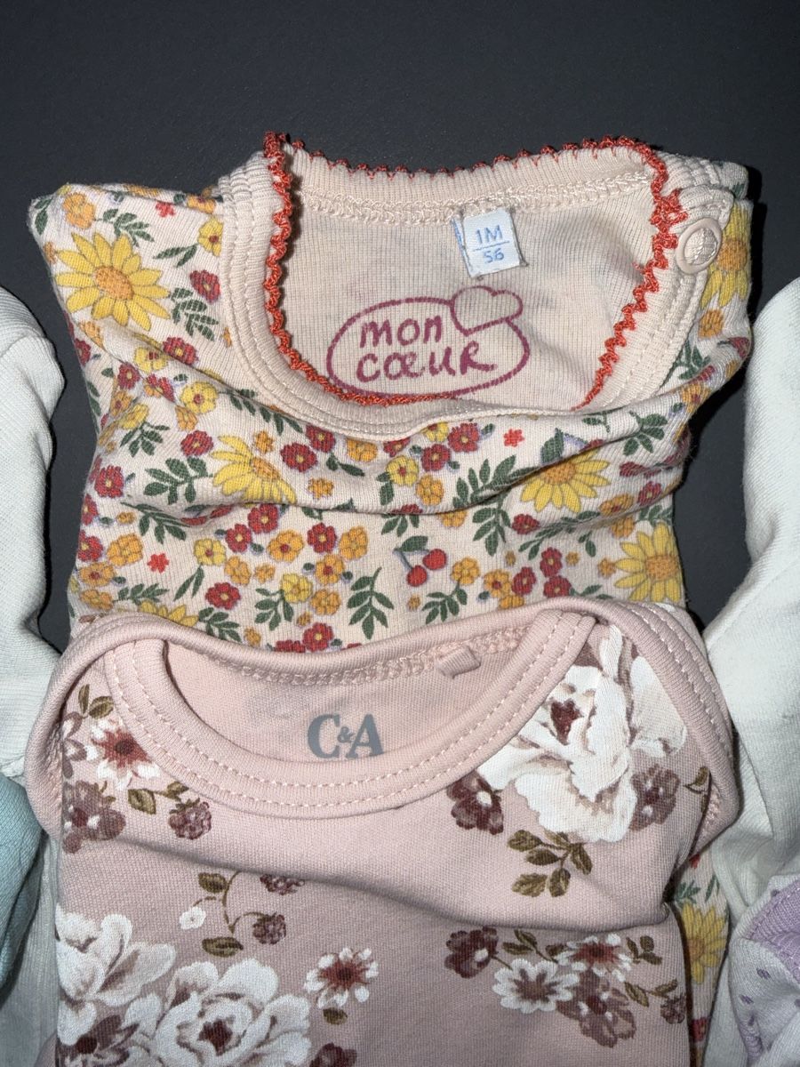 Lotti & Set di vestiti: Lot de 8 bodys T50/56 – Usato da Saulcy venduto da lanah31 3