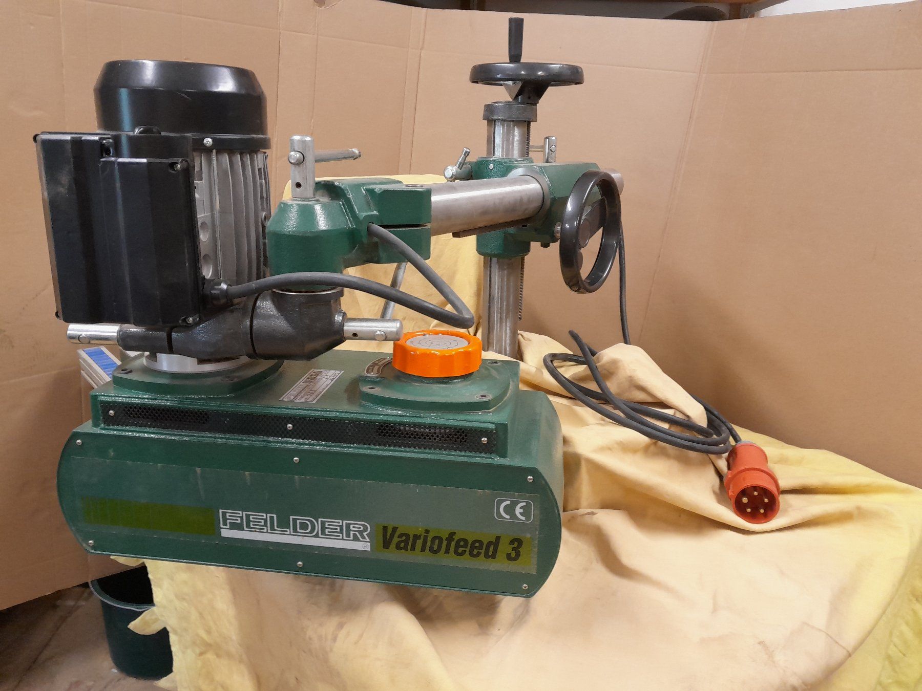 Alle Maschinen: Vorschubapparat FELDER Variofeed3 – Gebraucht aus Baar von holzatelier