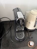 Delonghi Nespresso Maschine 1 Jahr alt