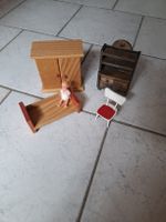Puppenhausmöbel, Schrank, Bett, Gestell. Stuhl, Puppe