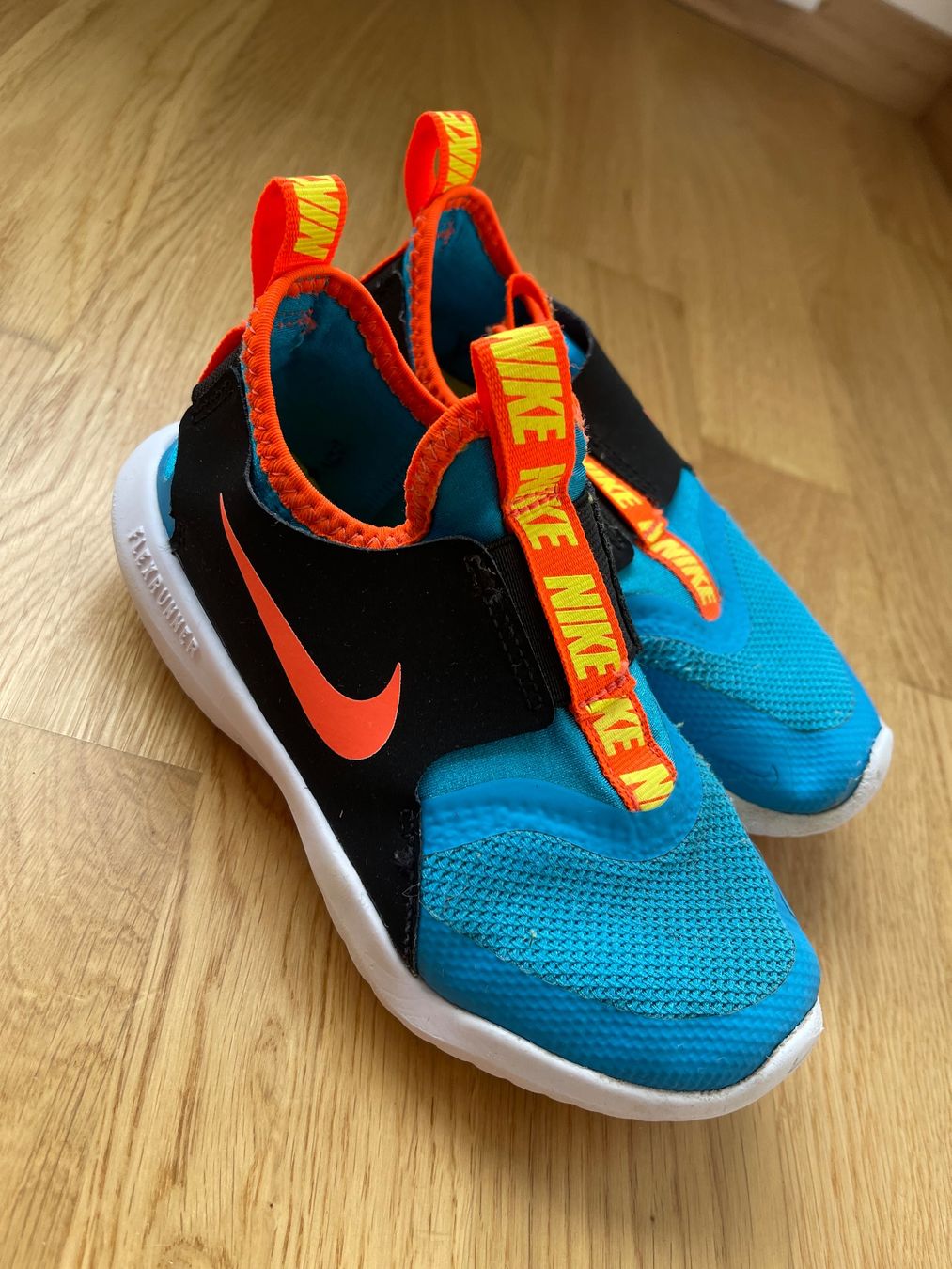 Nike Scarpe per ragazzi: Nike Flex Runner, Grösse 28,5 – Usato da Rapperswil SG venduto da Jule1410 1