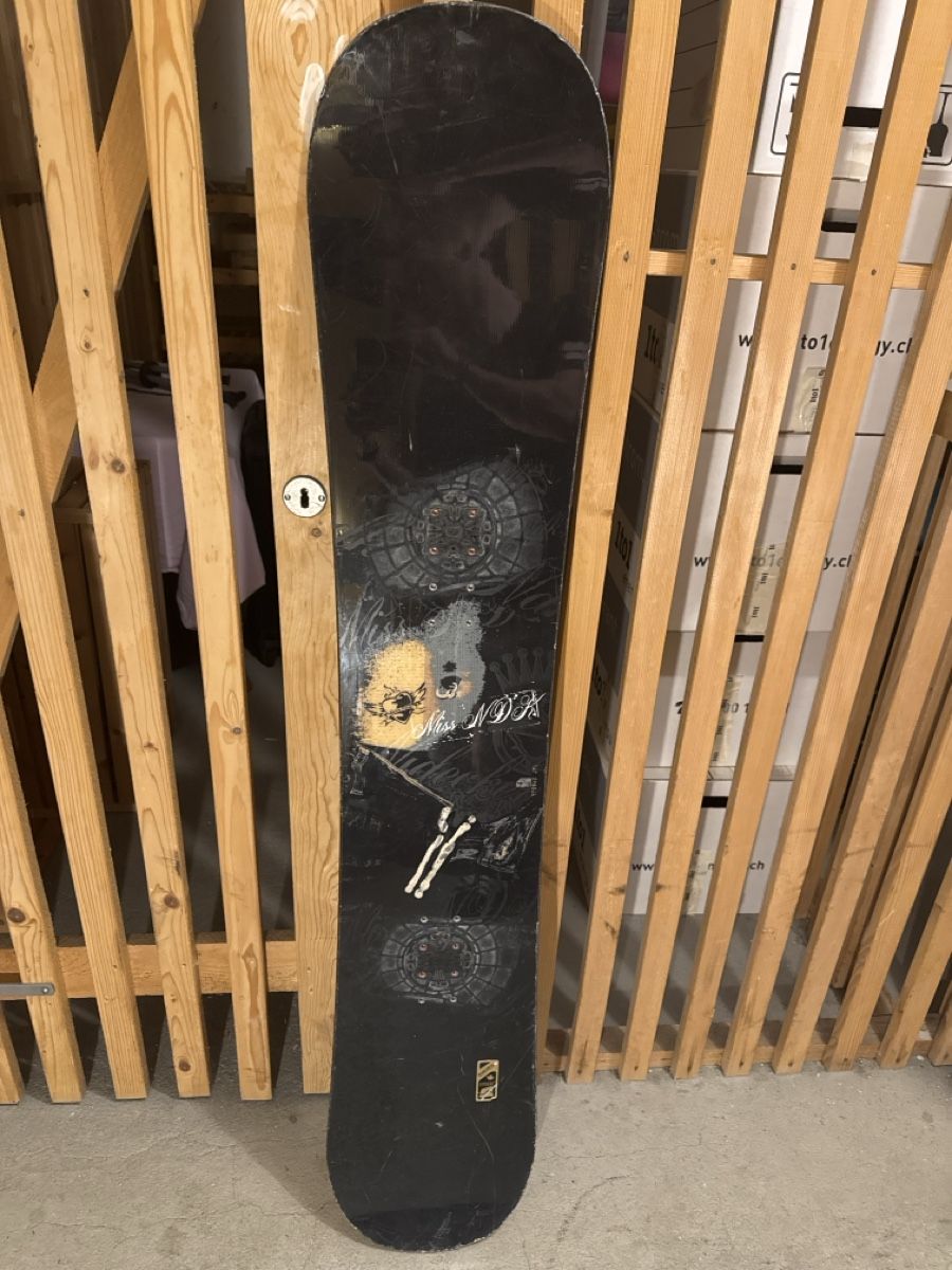 Nidecker Board: Snowboard 147cm von Nidecker – Usato da Schliern b. Köniz venduto da amo_lln9