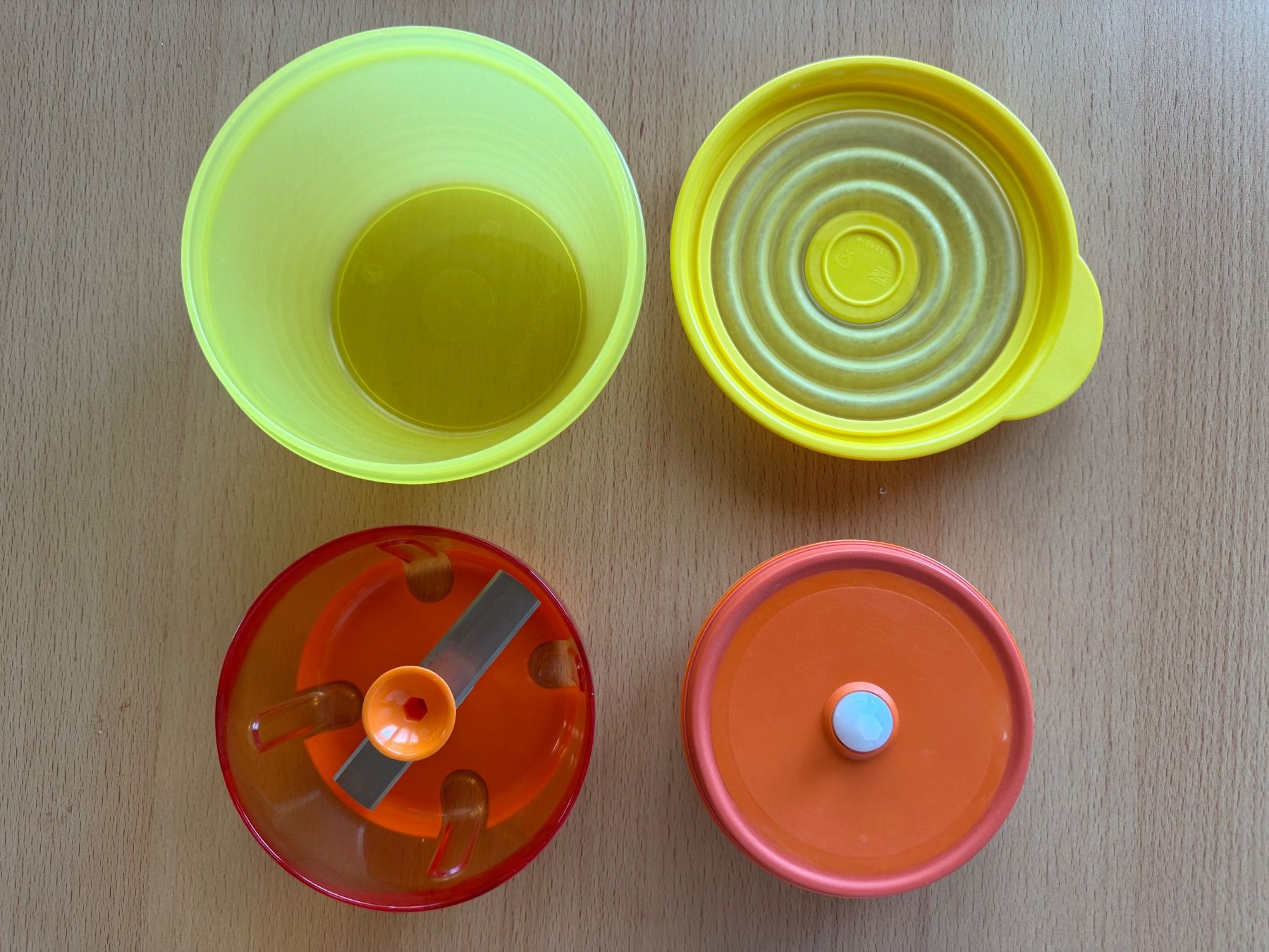 Tupperware Contenitori & Simili: Tupperware Zwiebelschneider + 500ml Dose mit Flexideckel – Usato da Wallbach venduto da logologo01 1