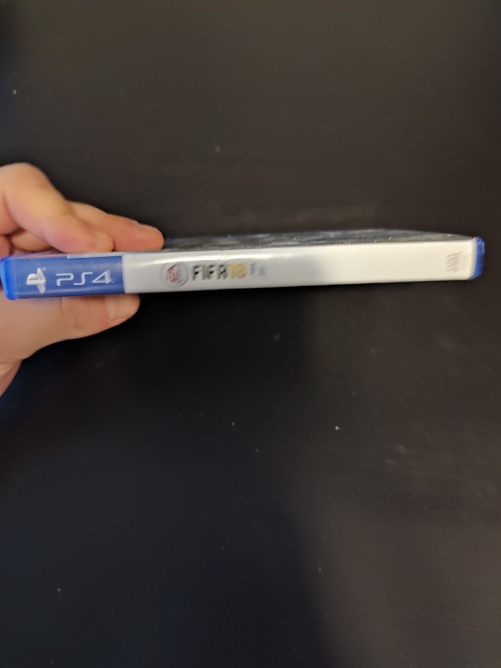 Sony Giochi: FIFA 18 PS4 Game Disc – Usato da Martigny venduto da Errika 2
