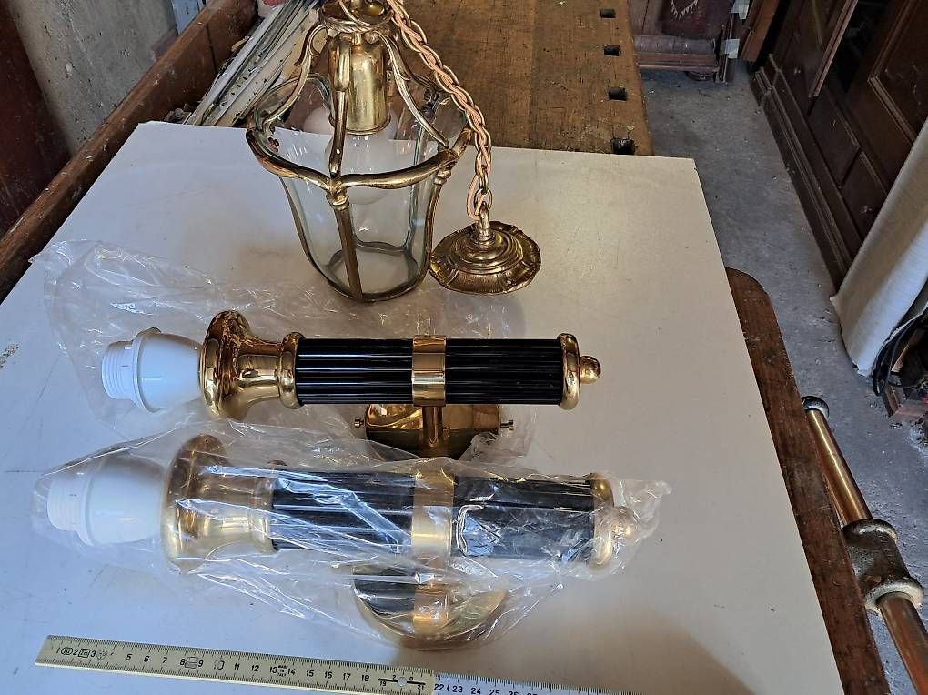 Lampade: lapada  in  + 2 aplich  in ottone . – Nuovo e nell'imballaggio originale da Figino venduto da cau_pcd6 1