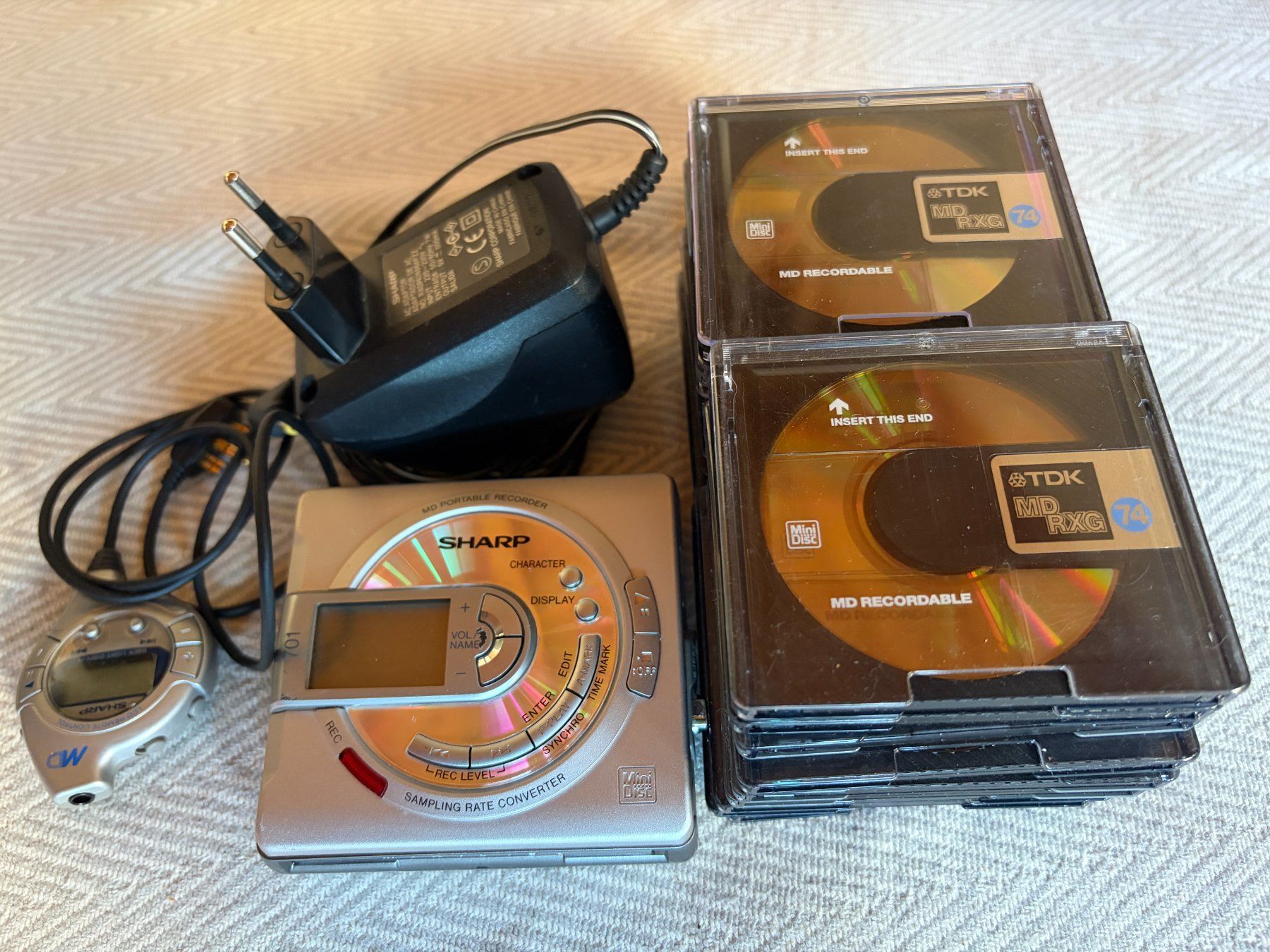 Minidisc: SHARP MINIDISC Player/Recorder + 18x leere MD's – Gebraucht aus Aarberg von umearocks