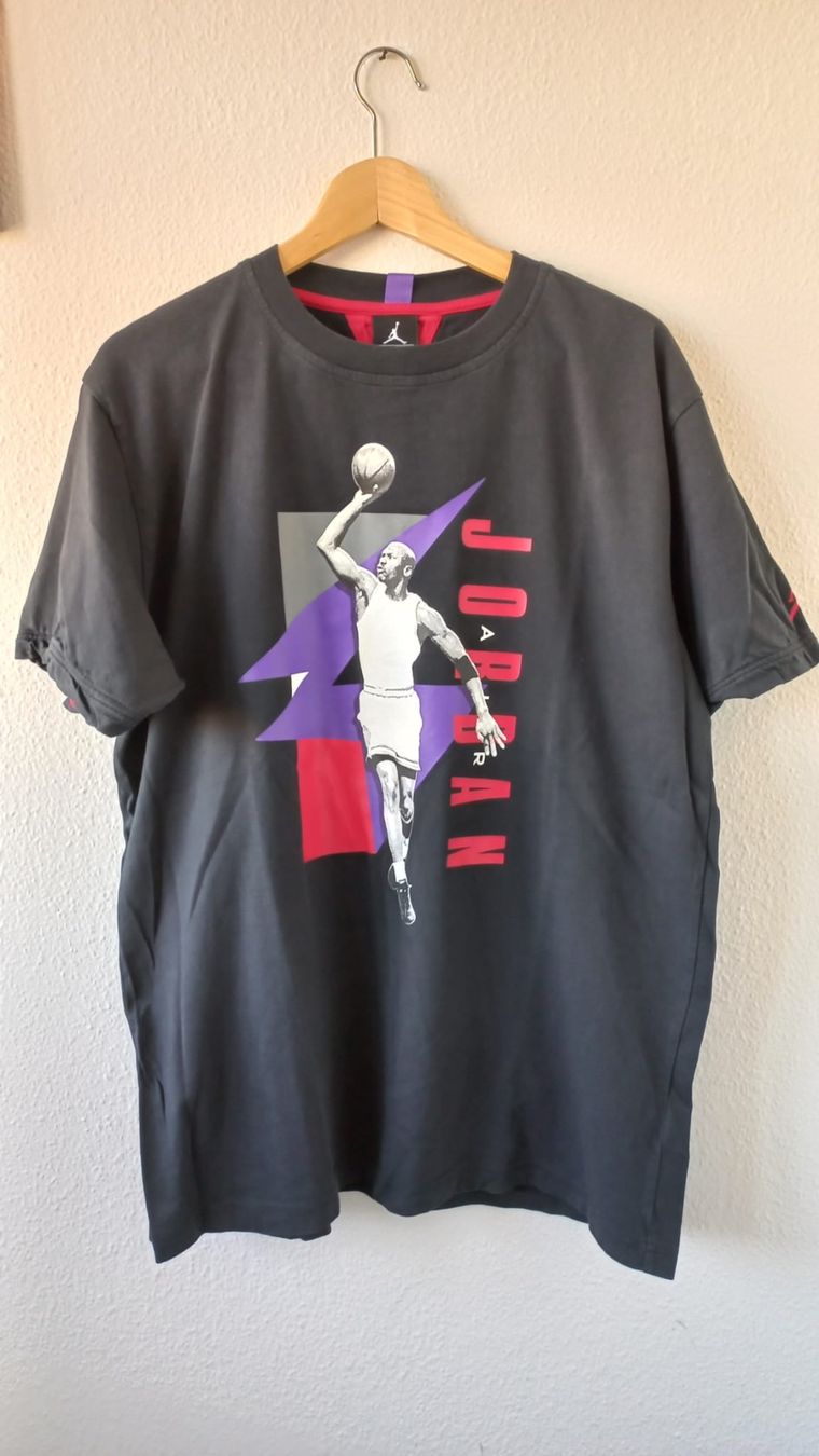 Jordan T-shirt: Jordan Shirts X 4 – Usato da Kaiseraugst venduto da RJ03 7