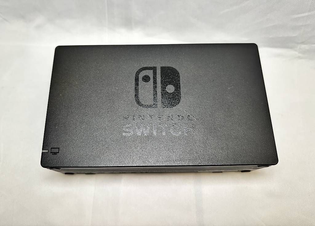 Nintendo Console: Nintendo Switch | Accessori + 2 giochi + 128GB SD – Usato da Gordola venduto da kar_gy5g 6