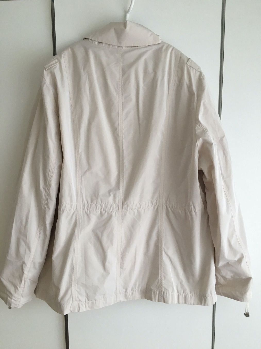 Giacche: Neuwertige steinfarbene Windjacke – Usato da Bern venduto da Smile-2707 3