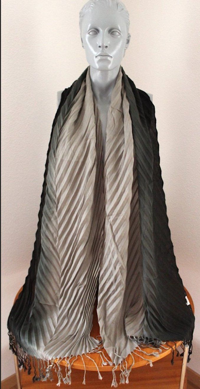 Foulards, Tücher & Schals: Foulard -Tuch 212 cm x 49 cm – Gebraucht aus Locarno von madame-tus-sauds 4