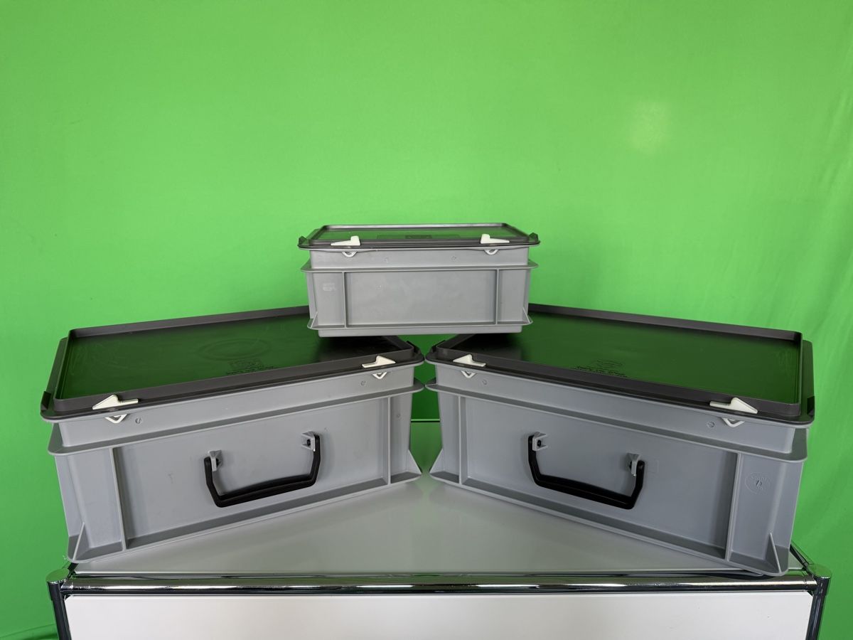 Transportkisten: 3 Stapelboxen grau mit Deckel gebraucht – Gebraucht aus Nänikon von MircoPellegrino