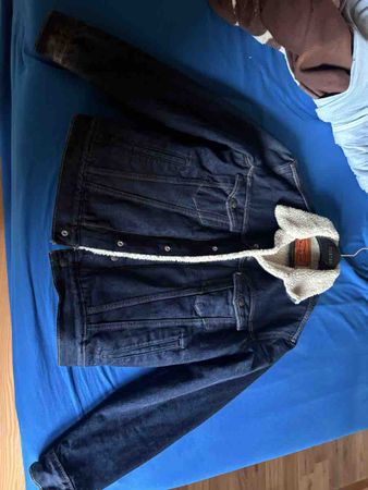Levis Jeansjacke dunkelblau mit Lammfellkragen Grösse M