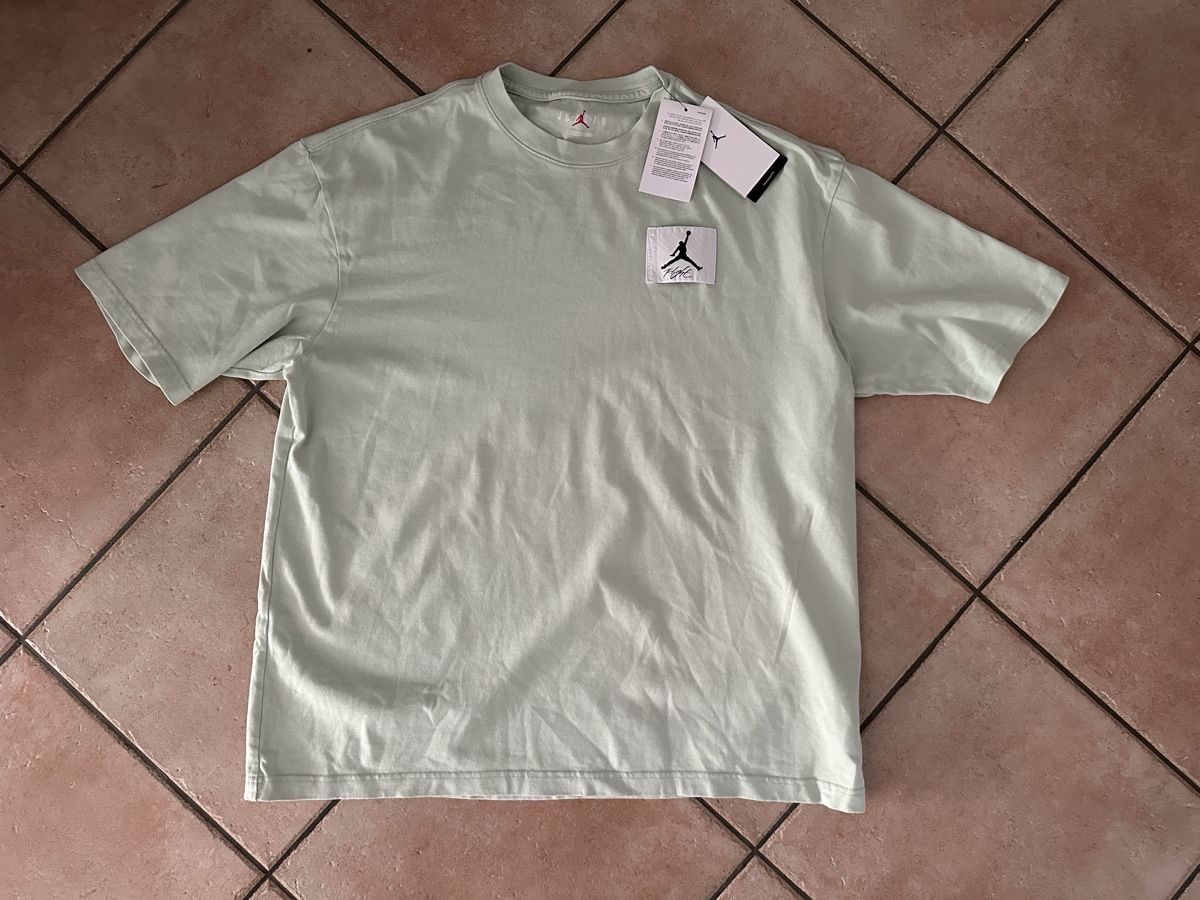 Jordan T-shirt: T-shirt Jordan oversize S original  – Nuovo (secondo la descrizione) da Quartino venduto da DiloUsato