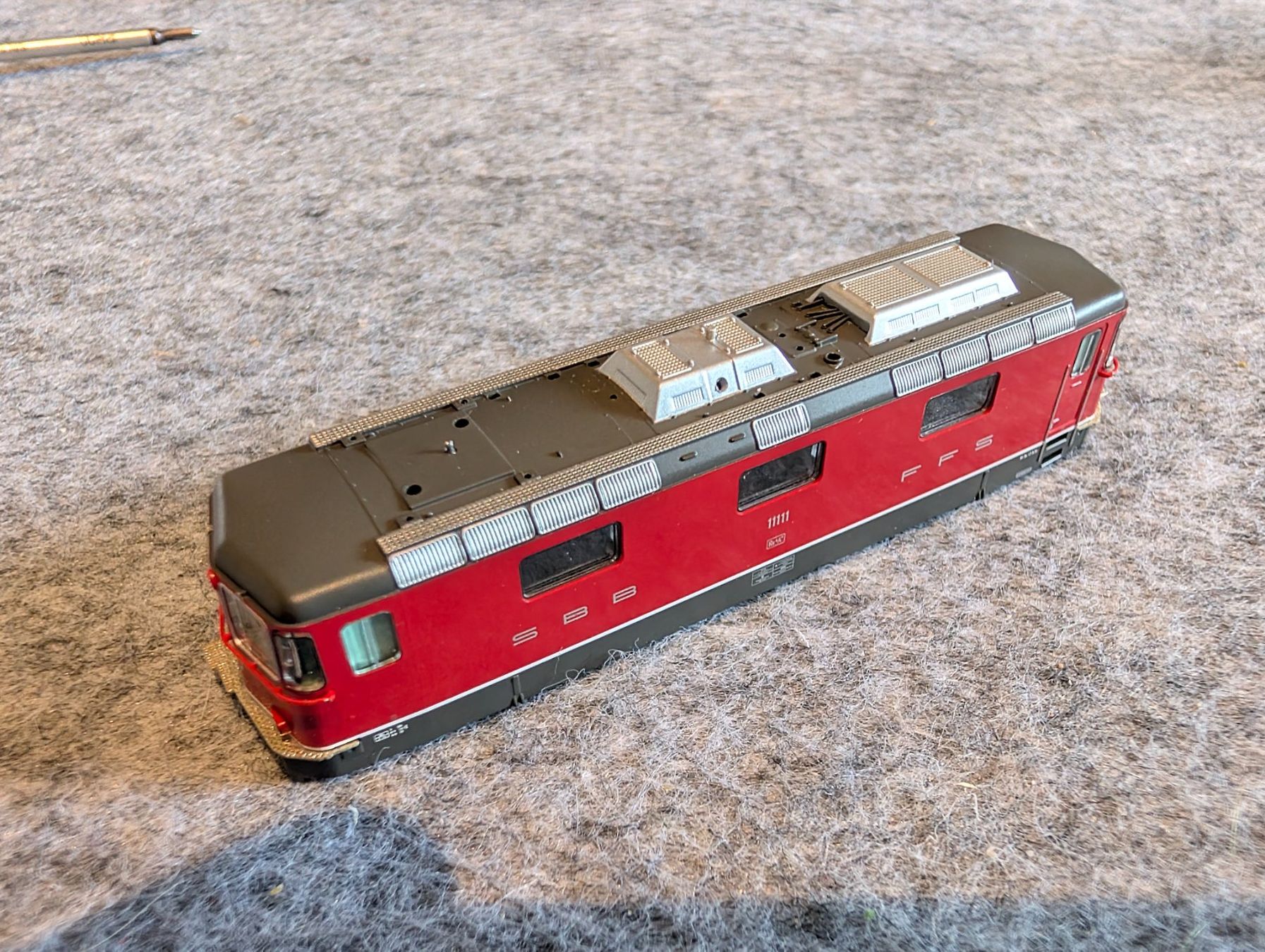 Hobbytrain Modelleisenbahnen: Gehäuse Hobbytrain Re 4/4 – Gebraucht aus Mönthal von lost_adventures