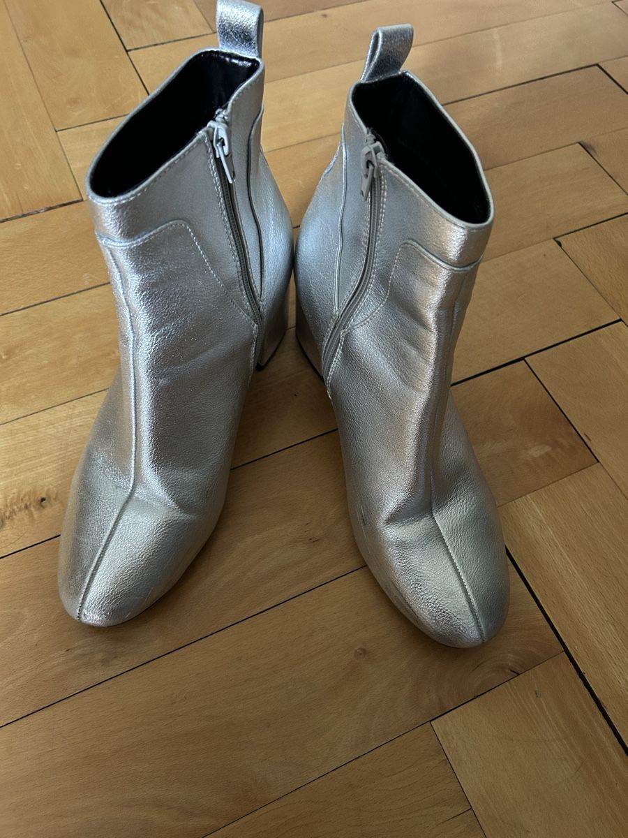 Scarpe da donna: Stiefeletten silber, Grösse 41 – Usato da Luzern venduto da bettygreen
