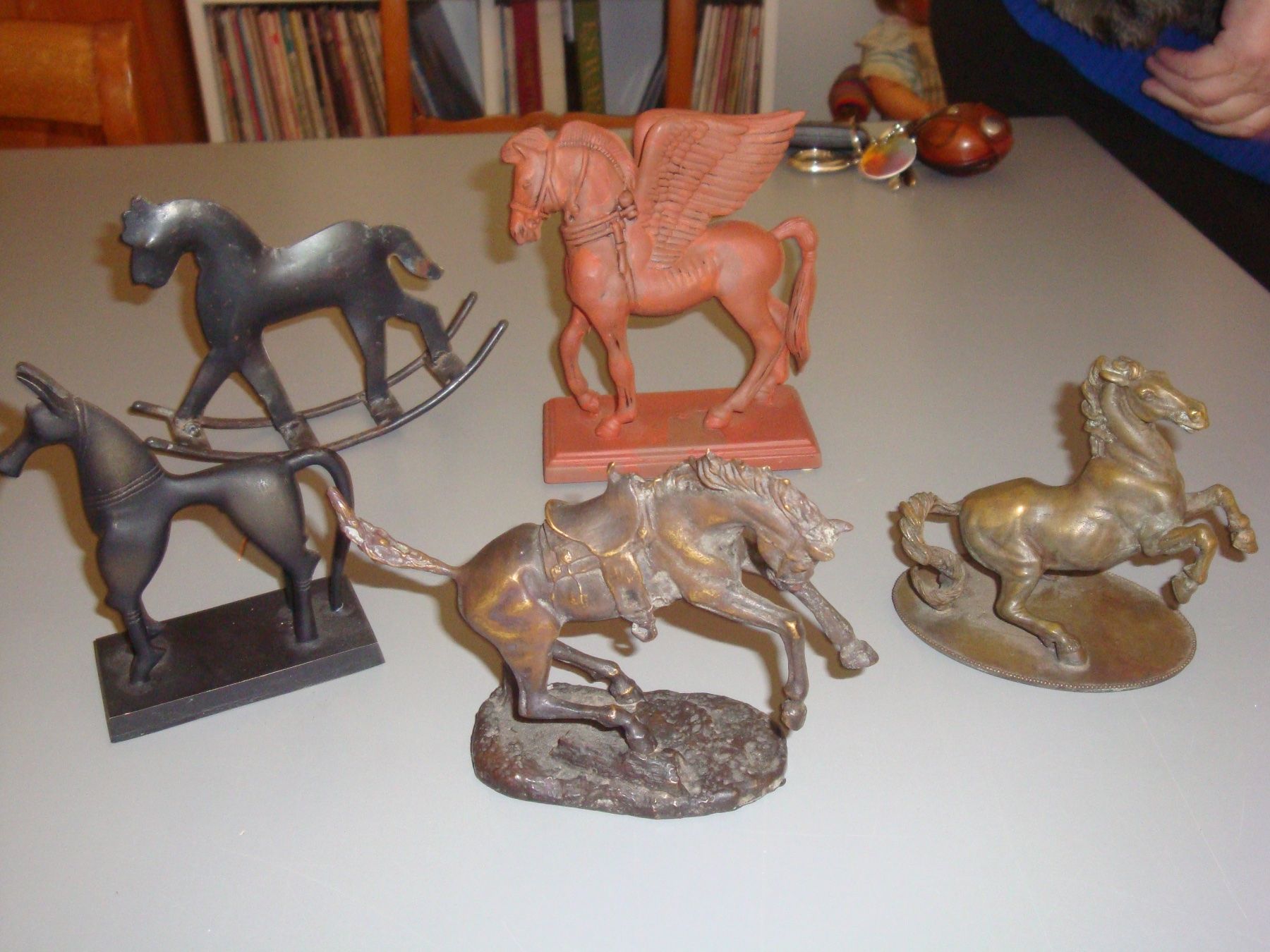 Statuette: Konvolut aus 5 Pferdefiguren – Usato da häusernmoos venduto da buc_8ftk