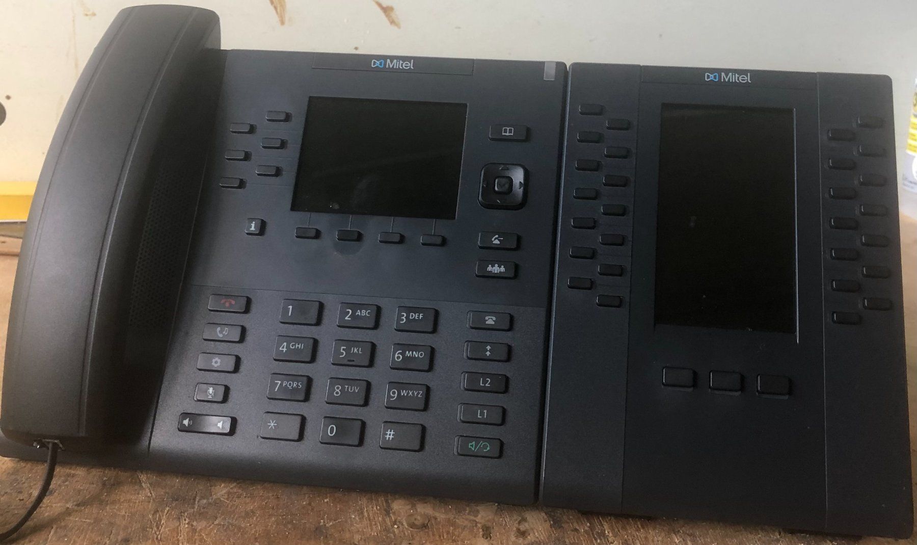 Mitel Telefoni: Mitel 6867i & M685i – Usato da Langwiesen venduto da Ela_Brown