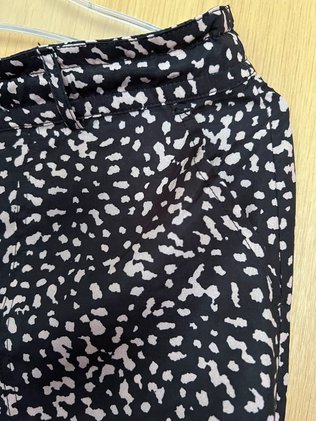 Pantaloni: Damen hosen – Usato da Nürensdorf venduto da and_5tlm