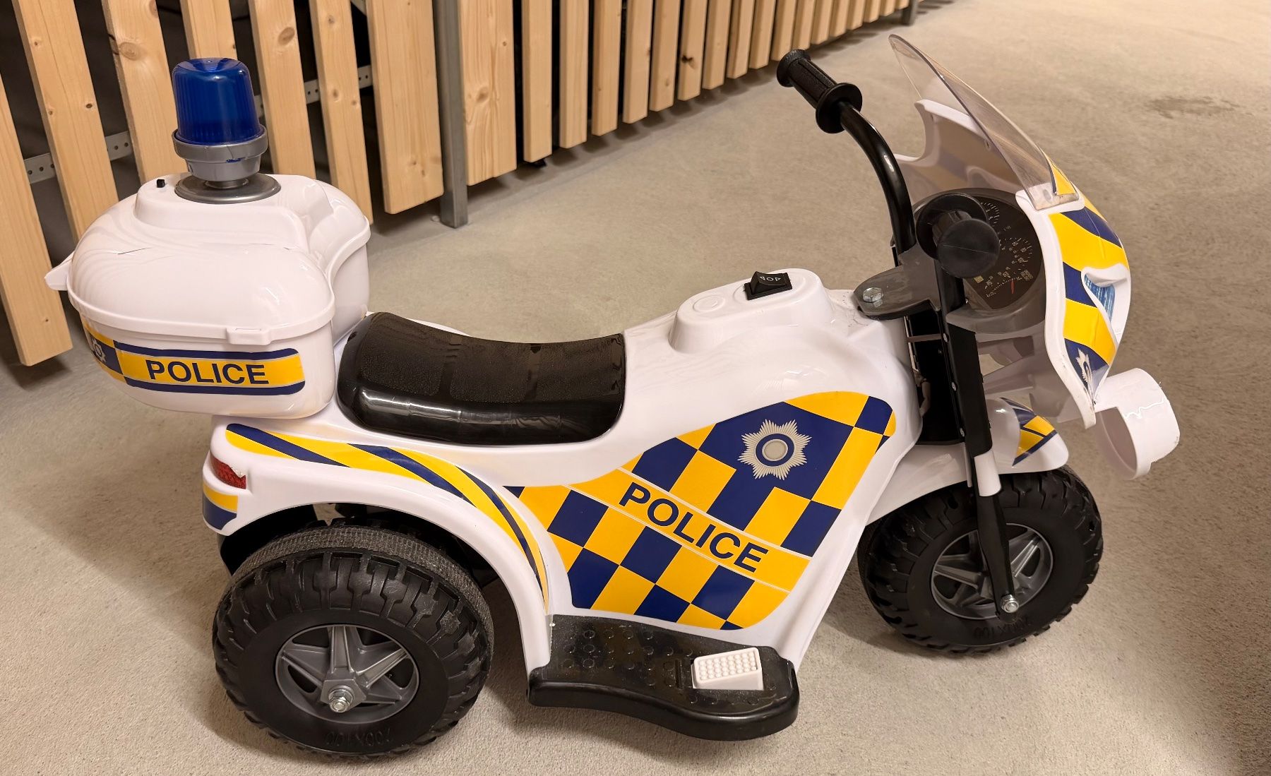 Veicoli per bambini: Kinder Elektro Polizei Motorrad gebraucht – Usato da Spreitenbach venduto da emi_5qf7 1