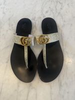 Gucci Sandalen, Schwarz/Gold Gr. 41