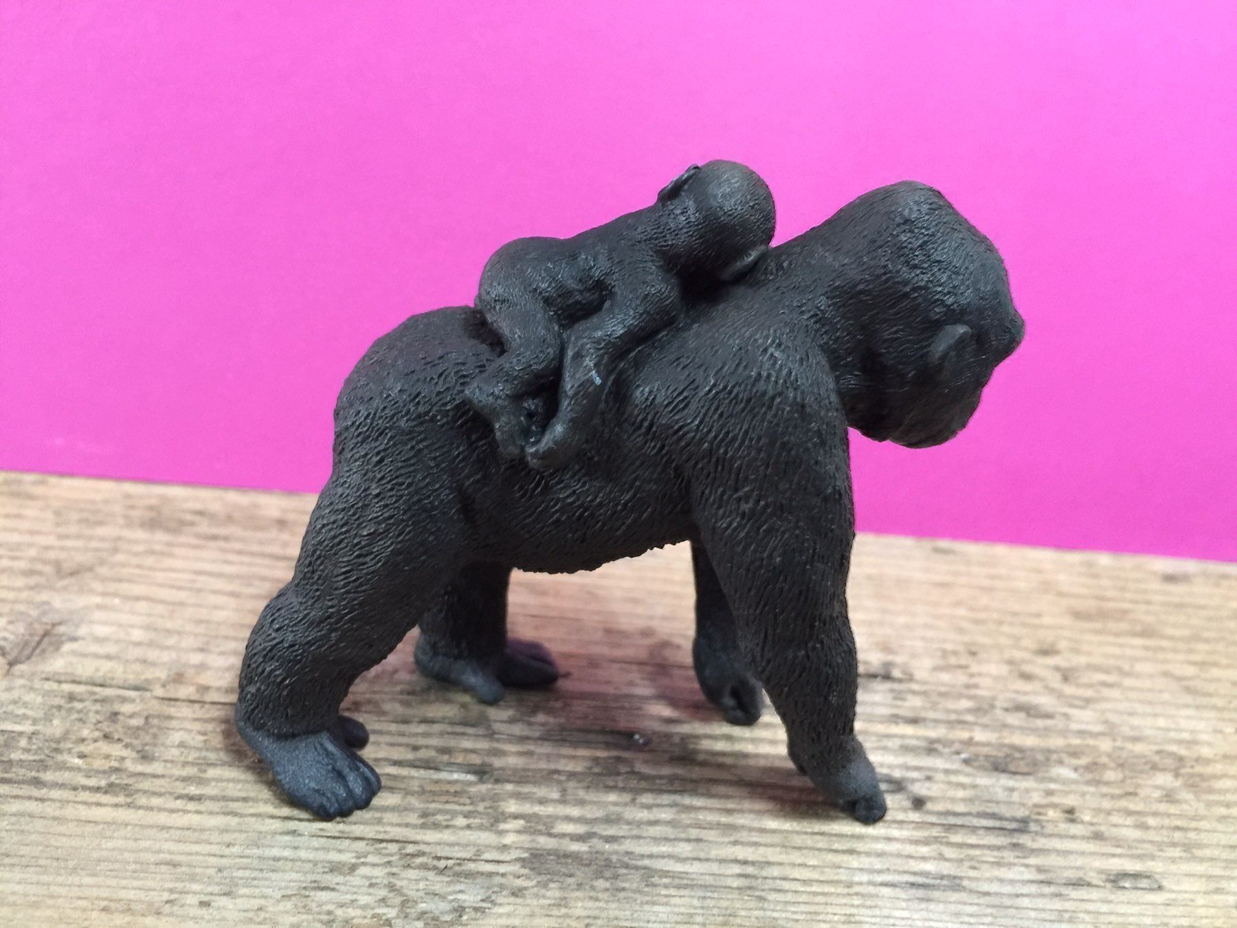 Schleich Statuette: Schleich Affe Gorilla Weibchen mit Baby – Usato da Ennetbaden venduto da mapa05 2
