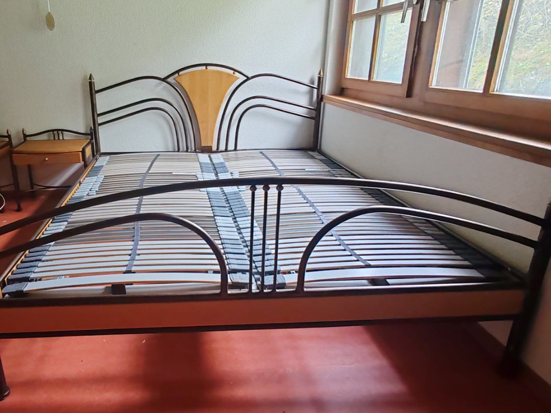 Letti: Metallbett mit Holz-Kopf, 160x200cm – Usato da Gurtnellen venduto da regi21