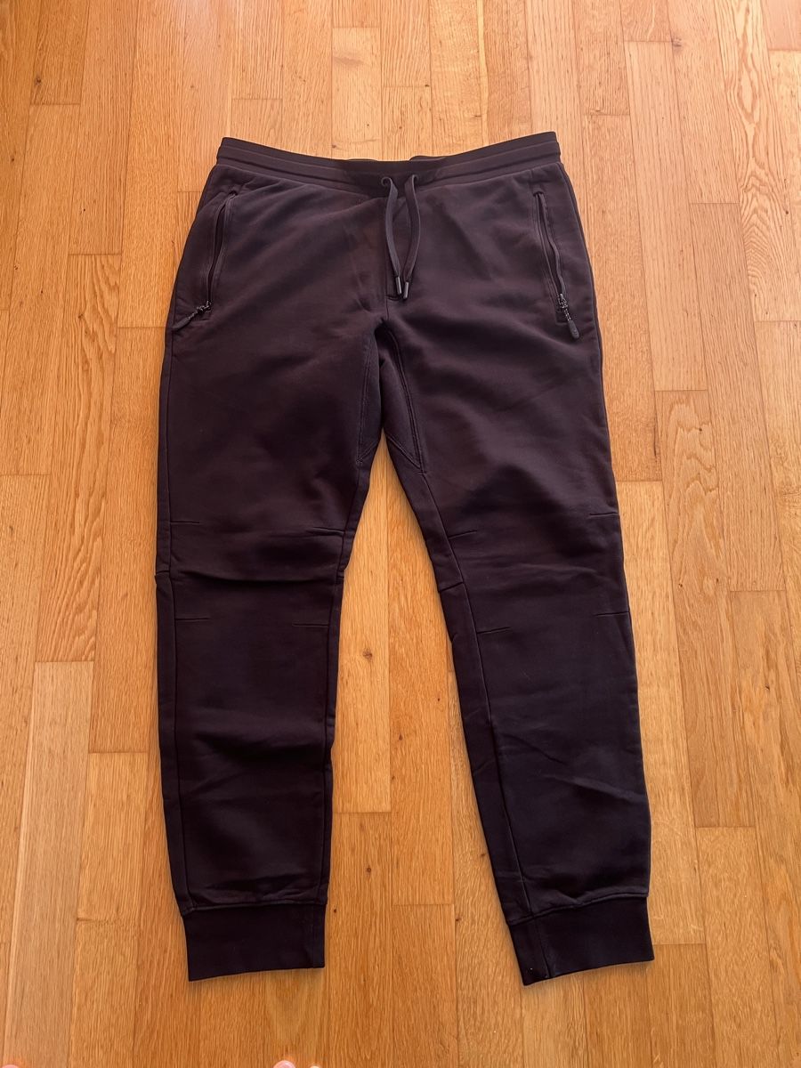 Hosen: Armani turnhoze gr.L – Gebraucht aus Bettlach von Tradenet100