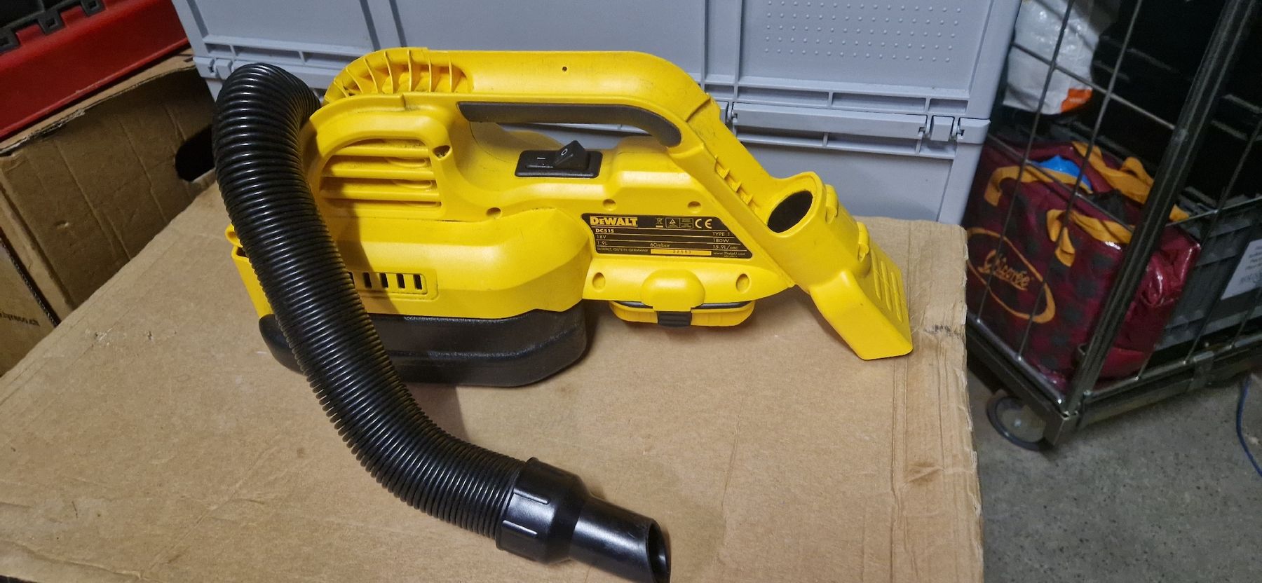 Dewalt Aspirapolveri & Accessori: DeWalt DC515 Akku Staubsauger 18V – Usato da Niederlenz venduto da scotti2000 2