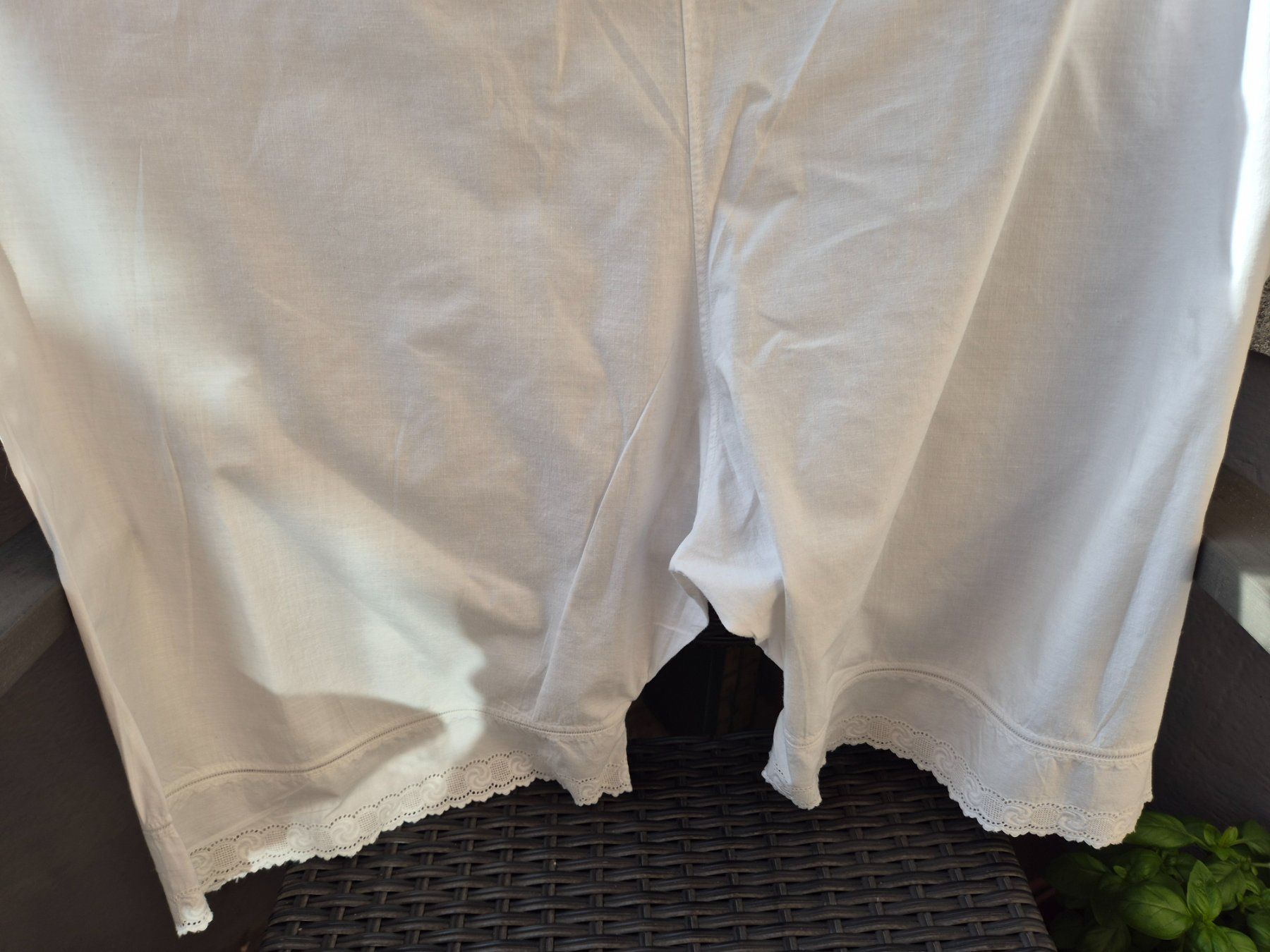 Costumi: Antike Damenunterhose, weiss, mit Spitze, Grösse L – Usato da Bern venduto da aronari 7