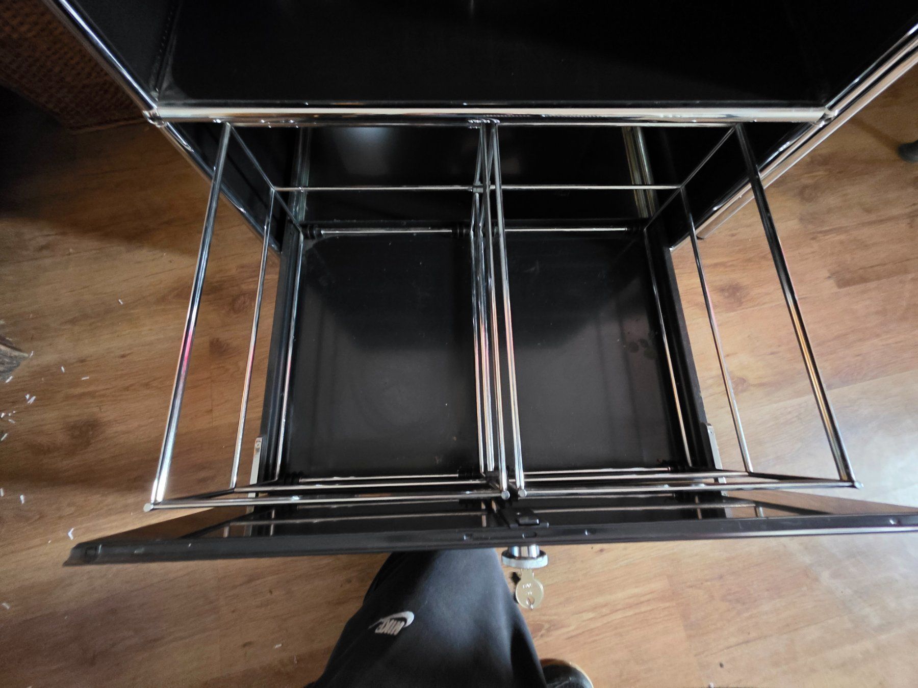 USM Cassettiere: Meuble sideboard USM Dossiers suspendus – Usato da Basse-Nendaz venduto da Valbroarch 1