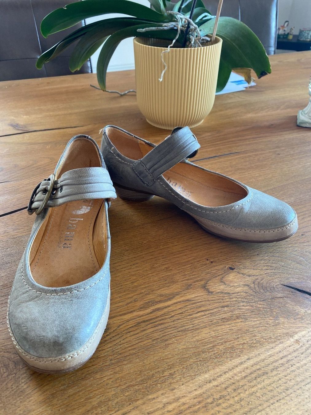 Scarpe da donna: Pumps Schuhe – Usato da Krattigen venduto da Landado 1