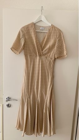 Elegantes Sommerkleid, echte Seide Grösse 38