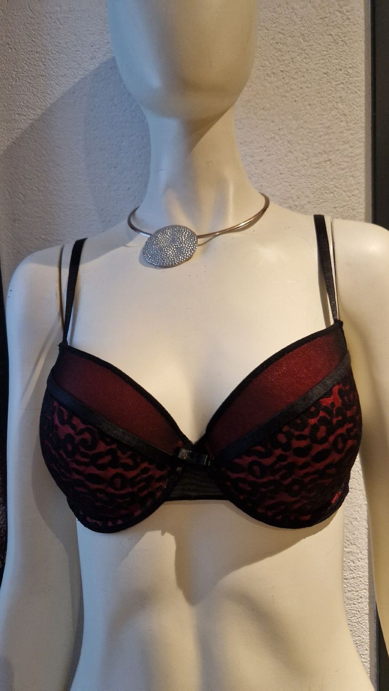 Altra biancheria intima: BH Gr. 75B & 2 Slip neuwertig – Nuovo (secondo la descrizione) da Widnau venduto da Smanitu 3