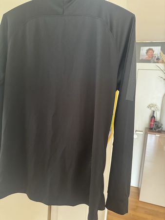 PSG Jordan Trainingsjacke Nike schwarz Grösse M gebraucht
