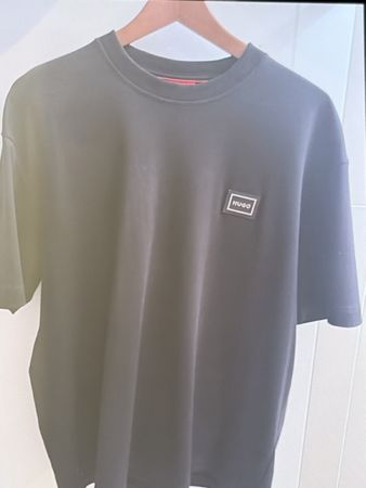 HUGO T-Shirt schwarz Grösse M guter Zustand