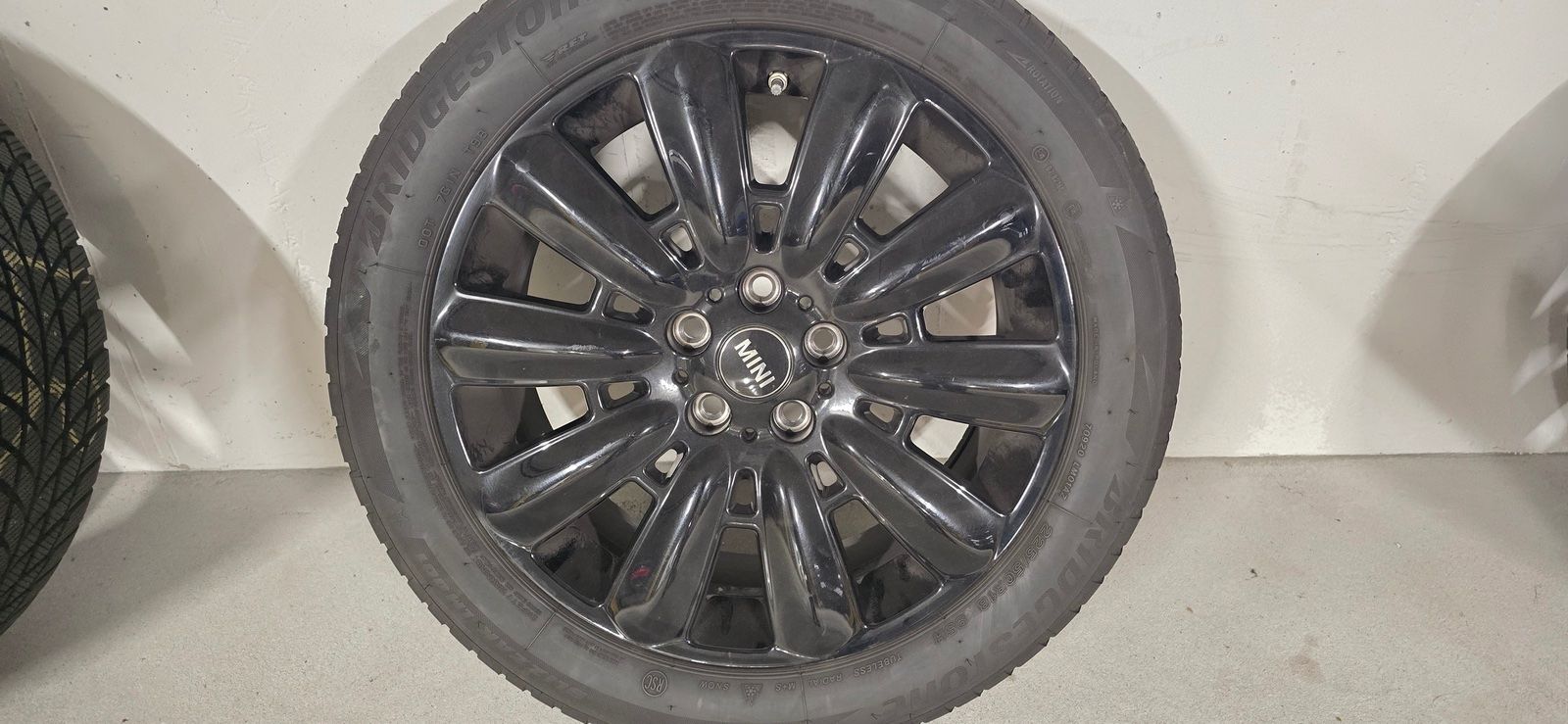 Bridgestone Pneumatici & Ruote complete: Mini Bridgestone 4x 18 Zoll Räder – Usato da Würenlos venduto da kas_m79z 4