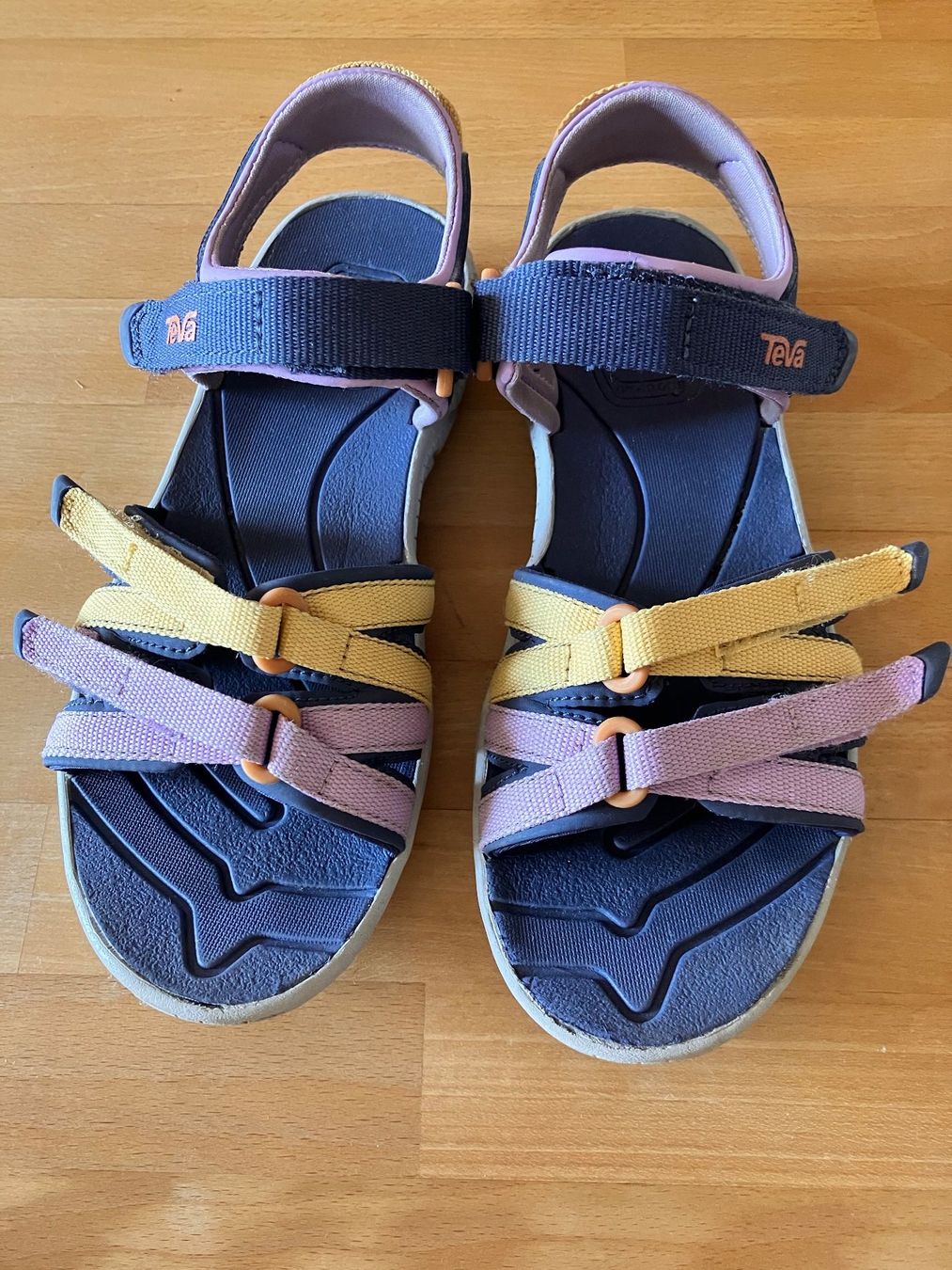 Teva Schuhe für Mädchen: Teva Kindersandalen – Gebraucht aus Winterthur von Risdo 1