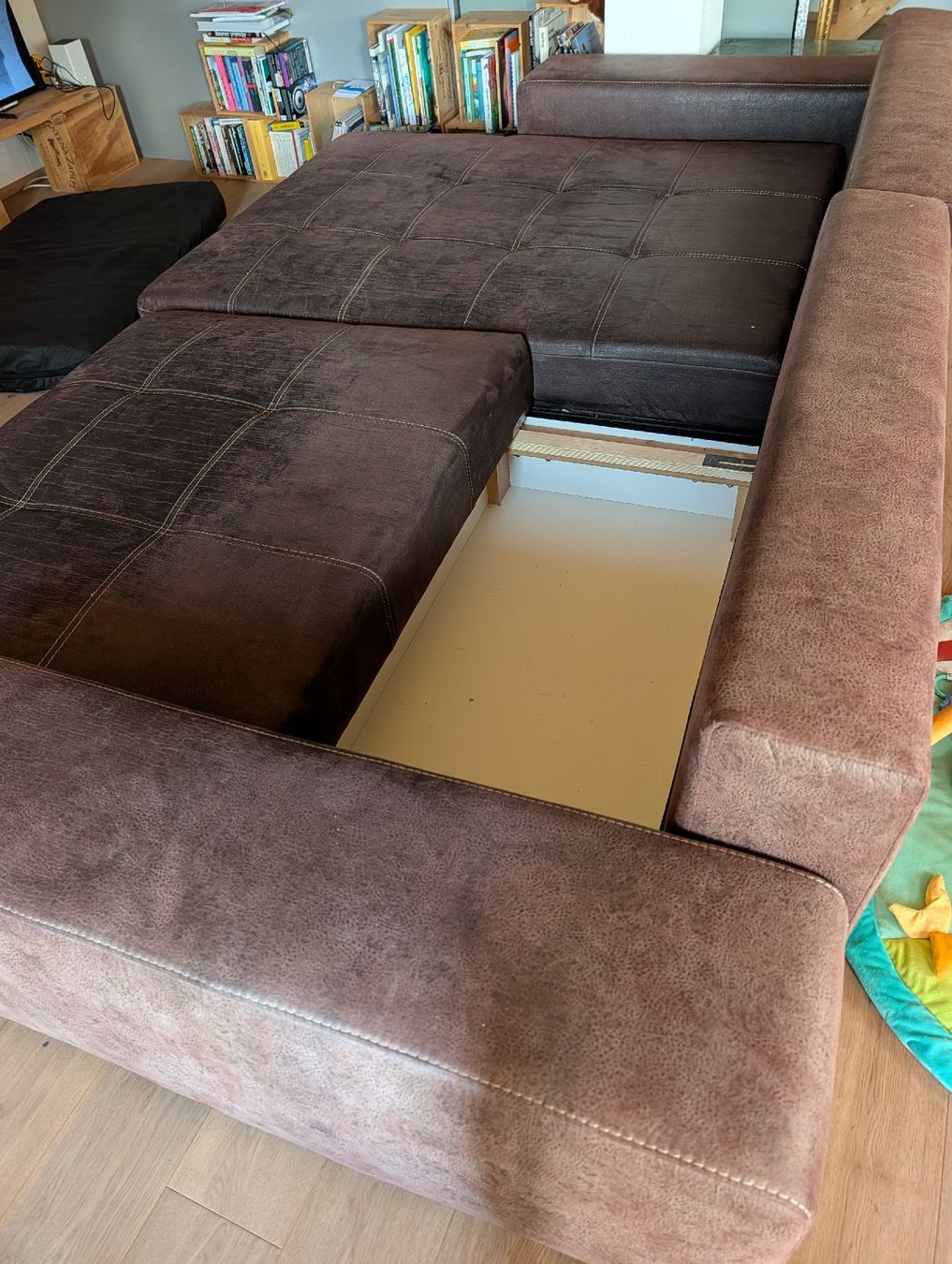 Sofas: Ecksofa mit Schlaffunktion – Gebraucht aus Wangen an der Aare von desilvam 2