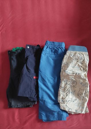 kurze Hosen 122/128