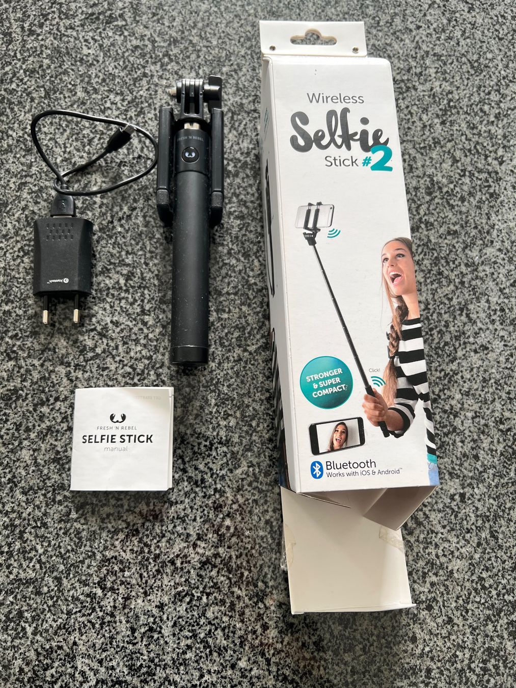 Staffe: Fresh 'n Rebel 5SS110BL Second Edition Selfie Stick – Usato da Kaiseraugst venduto da SPIRITWALKER1291