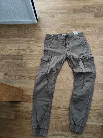 Jack Jones, Hose