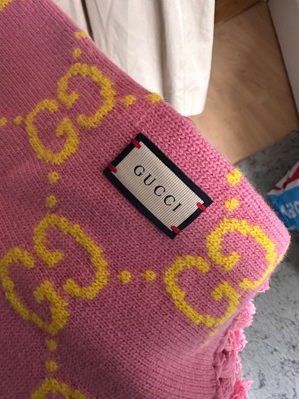 Gucci Foulard & Sciarpe: Gucci Schal Original pink – Usato da Zürich venduto da Naohmyxraphaela