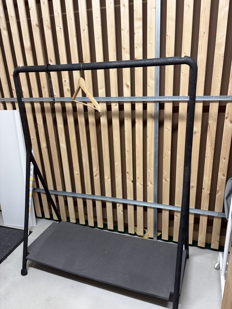 Porte manteau: Kleiderständer  – D'occasion à Dietlikon par car_t7pd