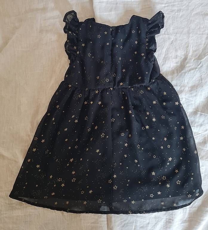 Vestiti & Gonne: luftiges Mädchenkleid Gr. 104 – Usato da Baar venduto da Loimund 1
