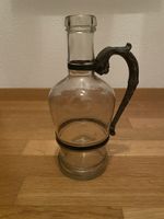 Glas Karaffe mit Zinngriff