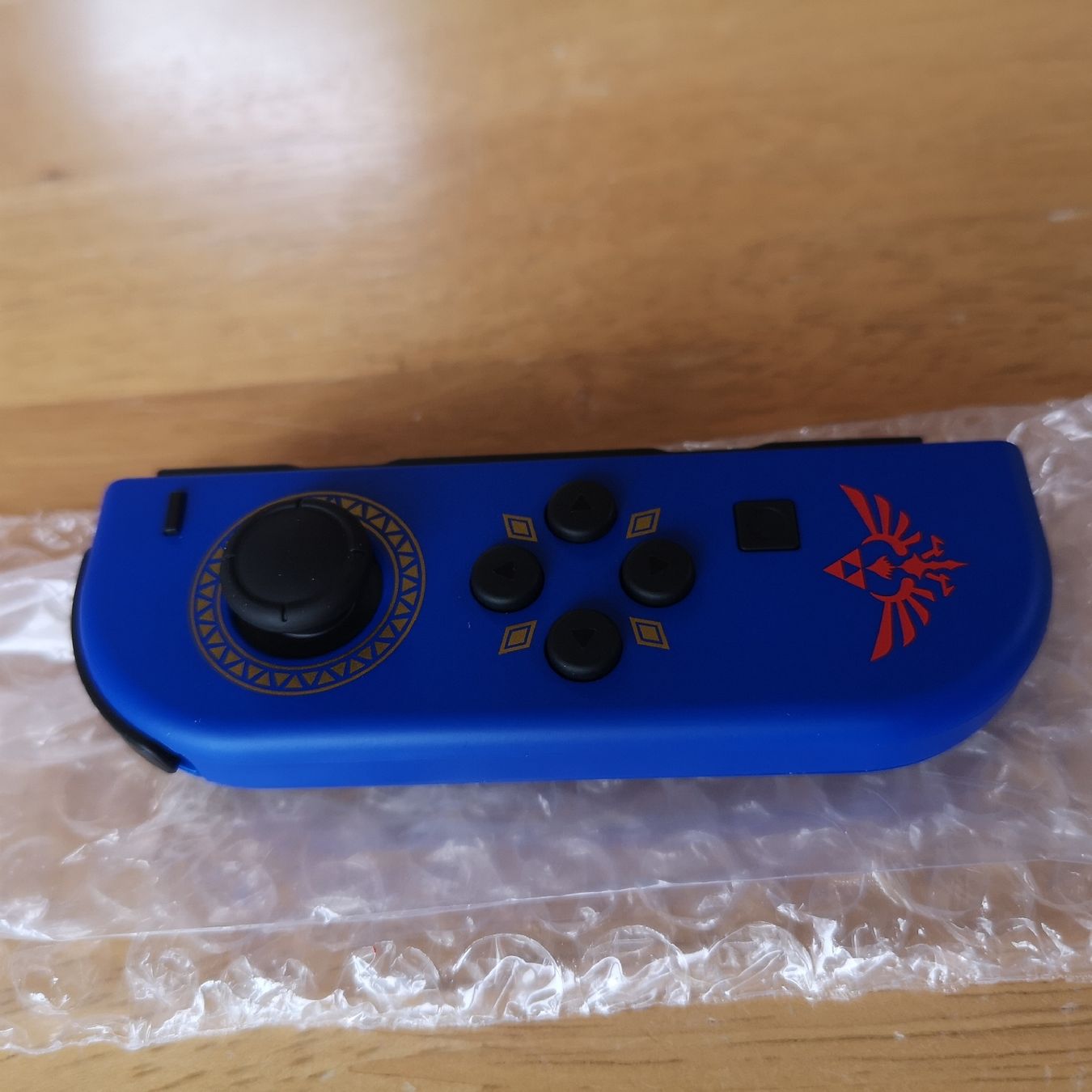 Nintendo Controller: Zelda: Skyward Sword HD Joy-Con Controller (Nintendo Switch) – Nuovo (secondo la descrizione) da Biel/Bienne venduto da scvotti05 4